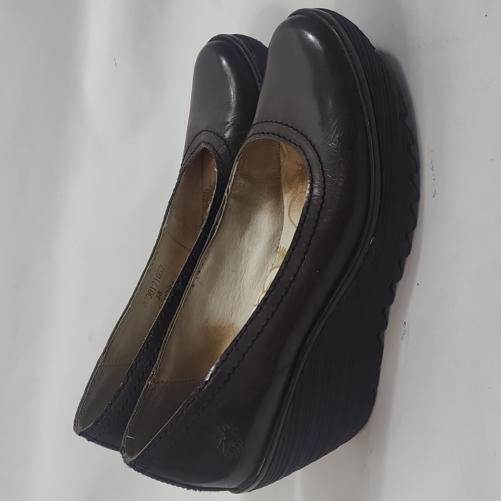 FLY London Yoni Wedge Pump Women Size 38